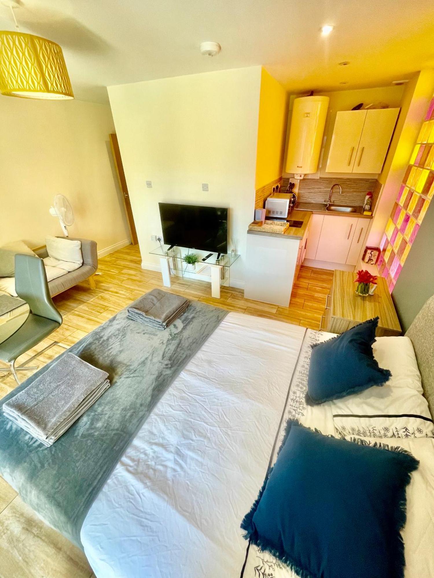 Cambridge City Centre Immaculate Studio Sleeps 2 - Central Location Paradise Street Exterior photo