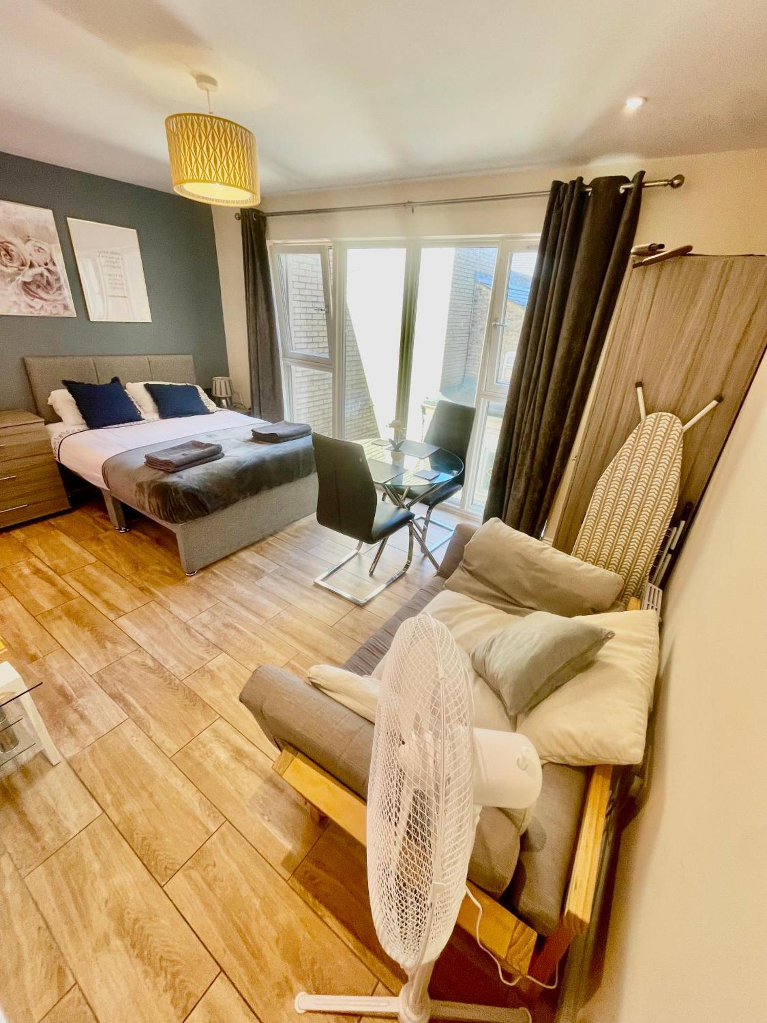 Cambridge City Centre Immaculate Studio Sleeps 2 - Central Location Paradise Street Exterior photo